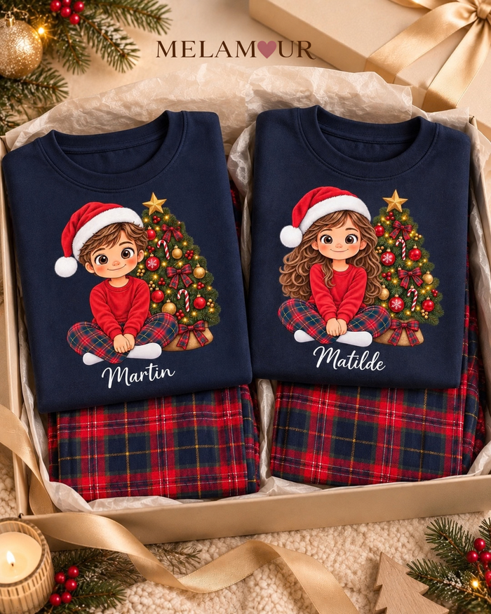 Pijama de Natal · Junto à Árvore