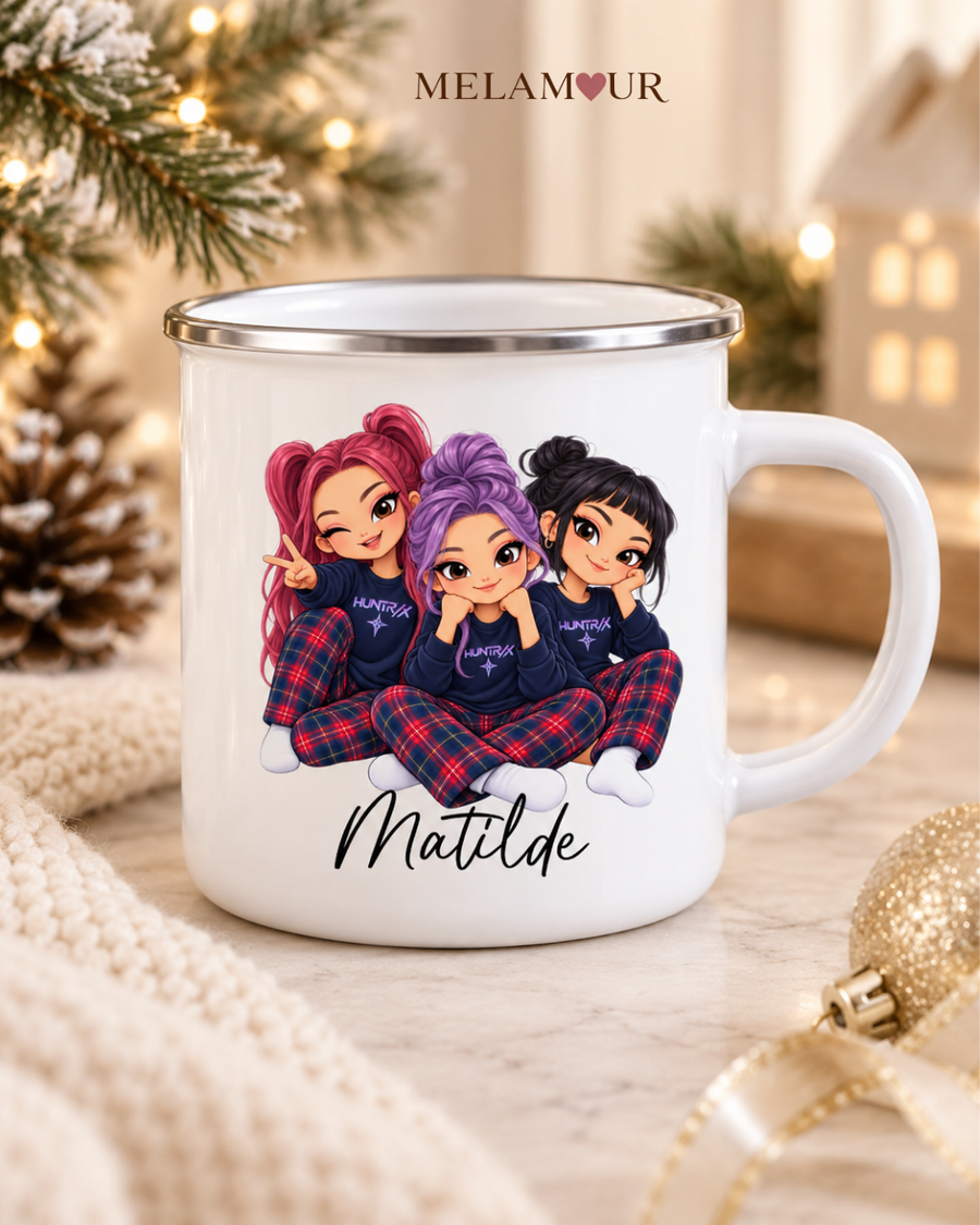 Guerreiras Pop de Pijama com Nome | Caneca Esmaltada de Natal