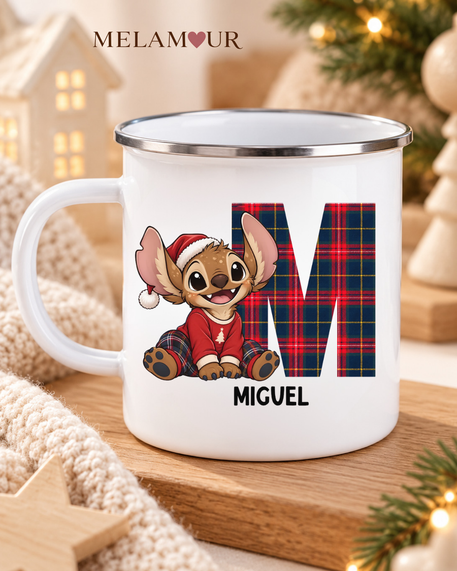 Inicial com Criatura Fofa | Caneca Esmaltada de Natal