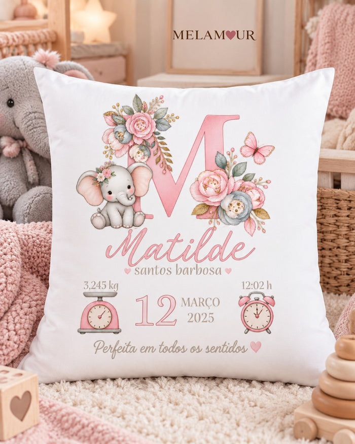 Inicial Floral com Elefante | Almofada Personalizada