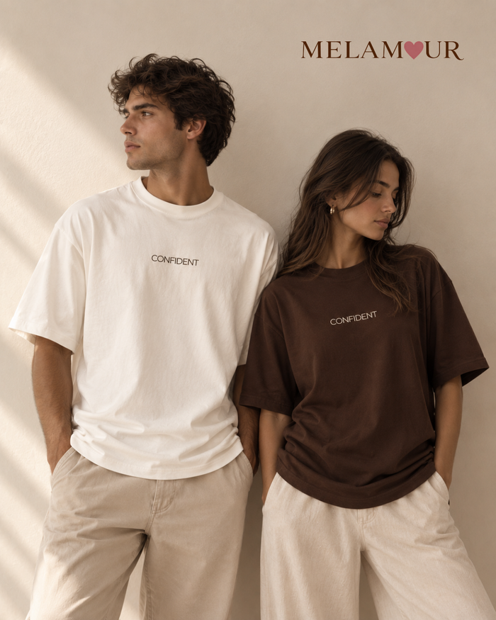 Camisolas de casal com a palavra Confident no peito