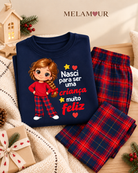 Pijama de Natal · Criança Muito Feliz · Menina com Trança