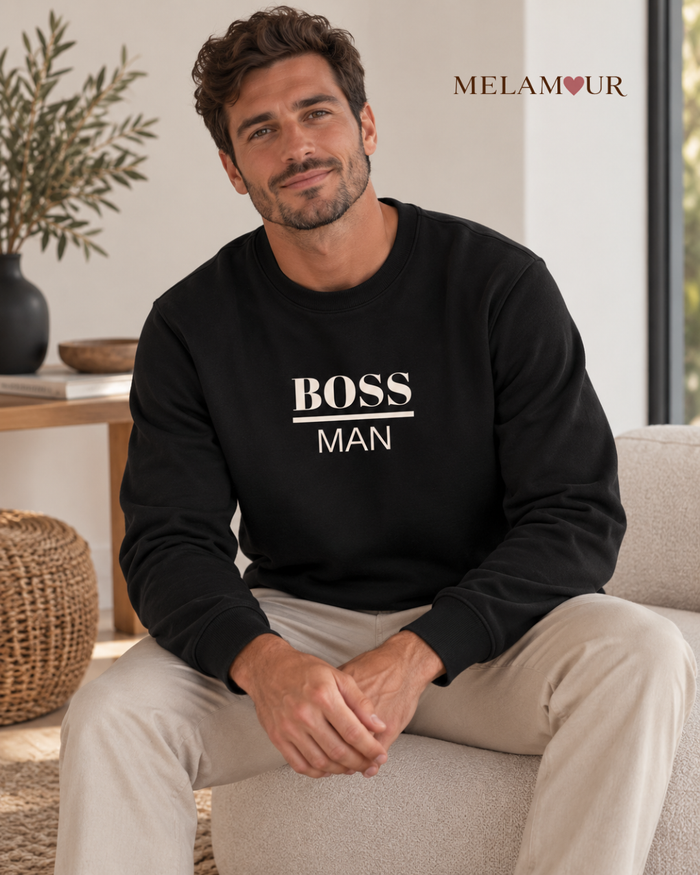 Camisola preta Boss Man com BOSS em letras serifadas e MAN por baixo