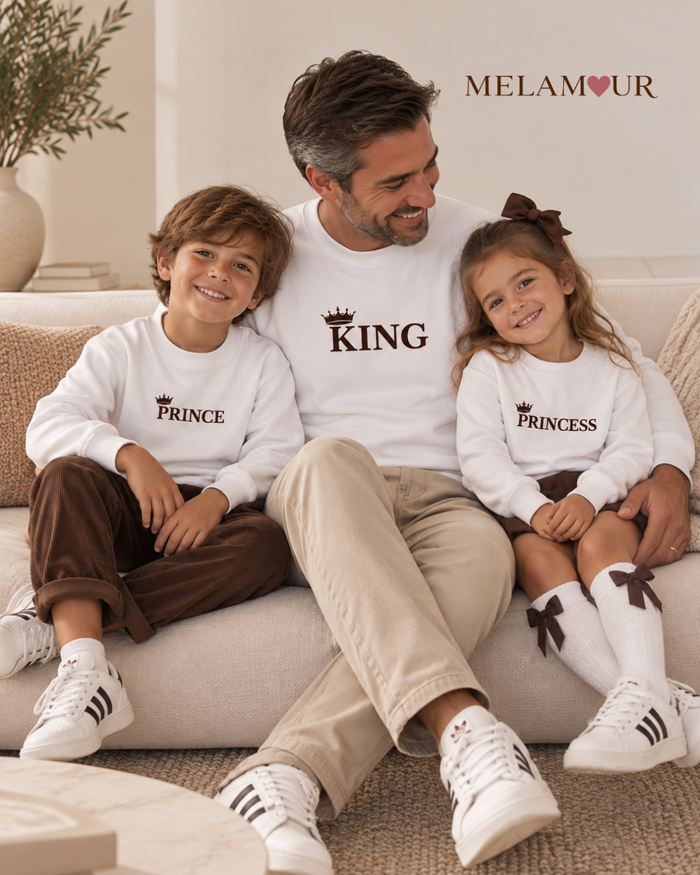 Foto do conjunto King, Prince e Princess com coroas, para pai e filhos, da MELAMOUR.